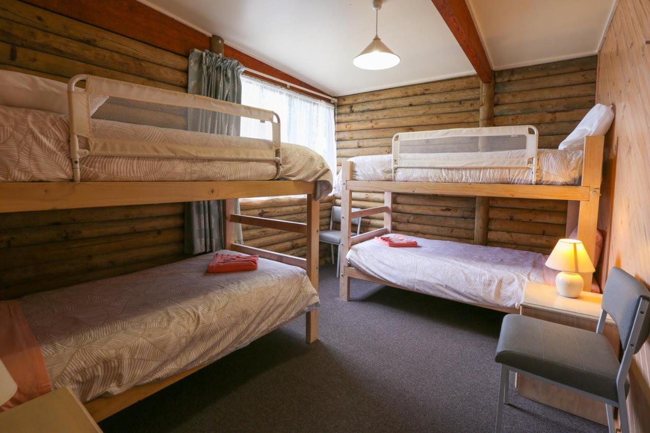 Lazy Acre Log Cabins Лейкс-Энтранс Экстерьер фото