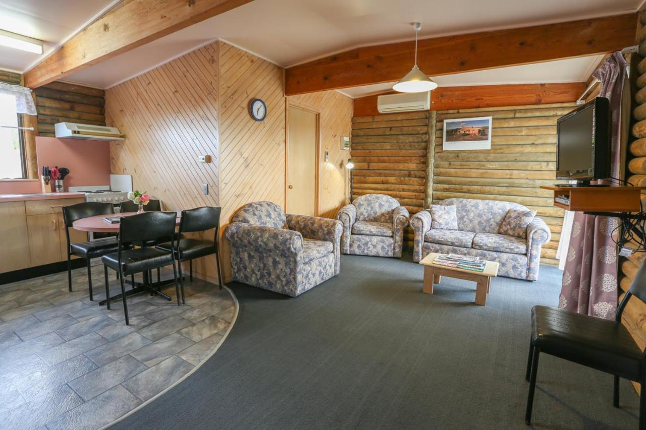 Lazy Acre Log Cabins Лейкс-Энтранс Экстерьер фото