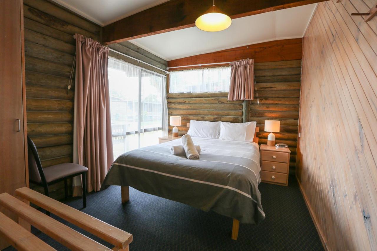 Lazy Acre Log Cabins Лейкс-Энтранс Экстерьер фото