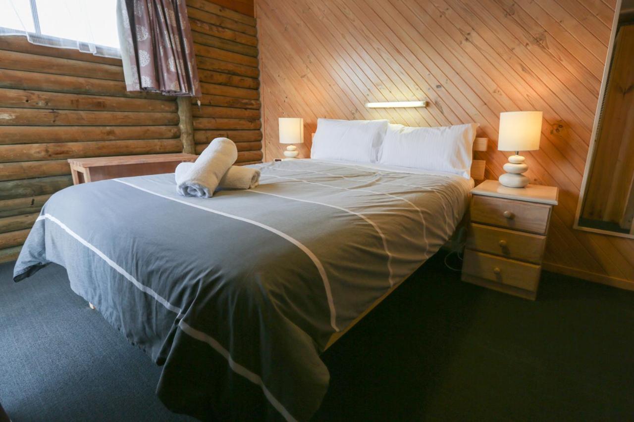 Lazy Acre Log Cabins Лейкс-Энтранс Экстерьер фото