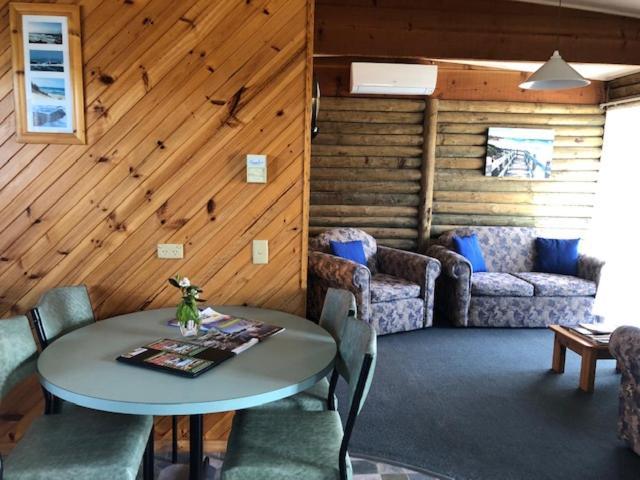 Lazy Acre Log Cabins Лейкс-Энтранс Экстерьер фото